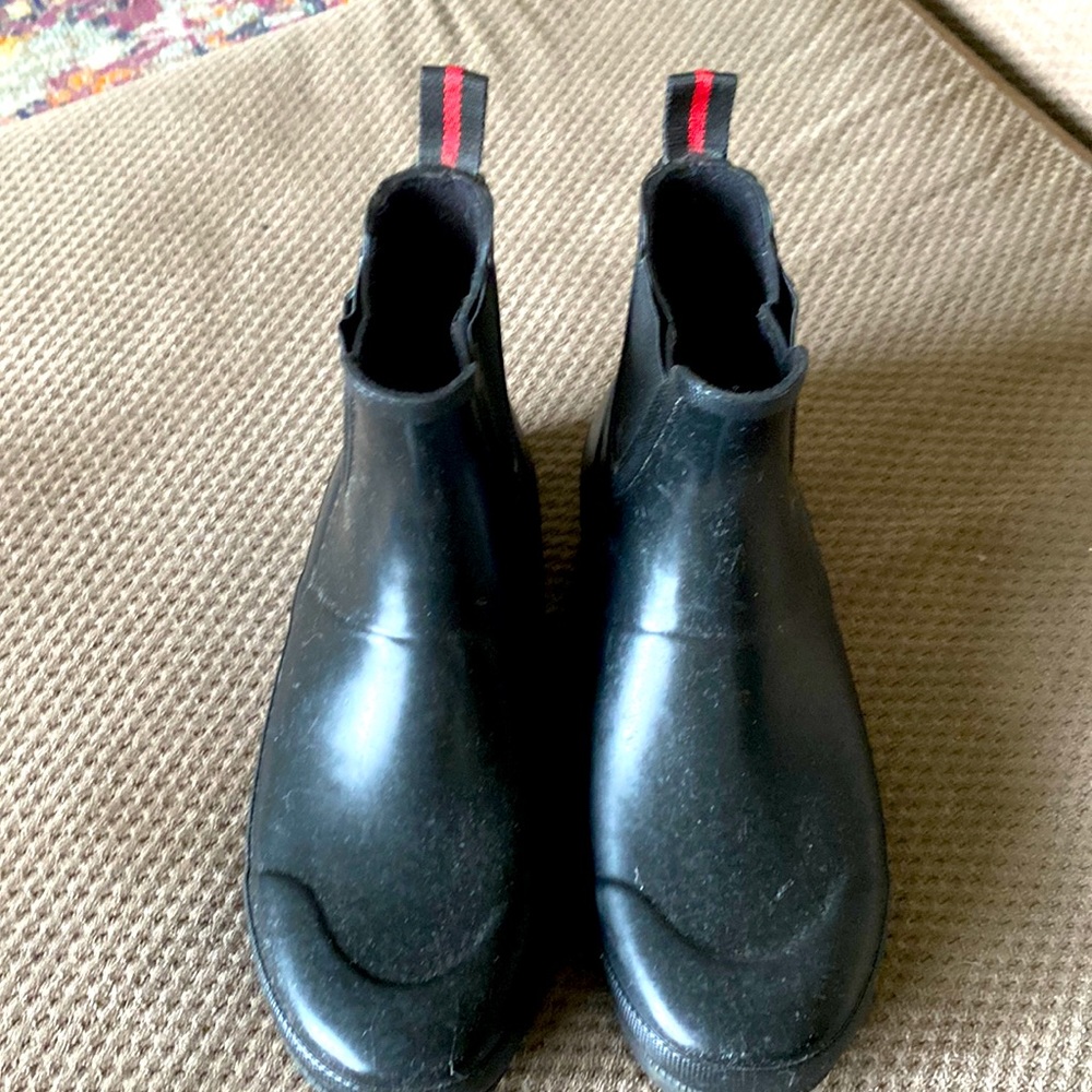 Tretorn rain boots size 8